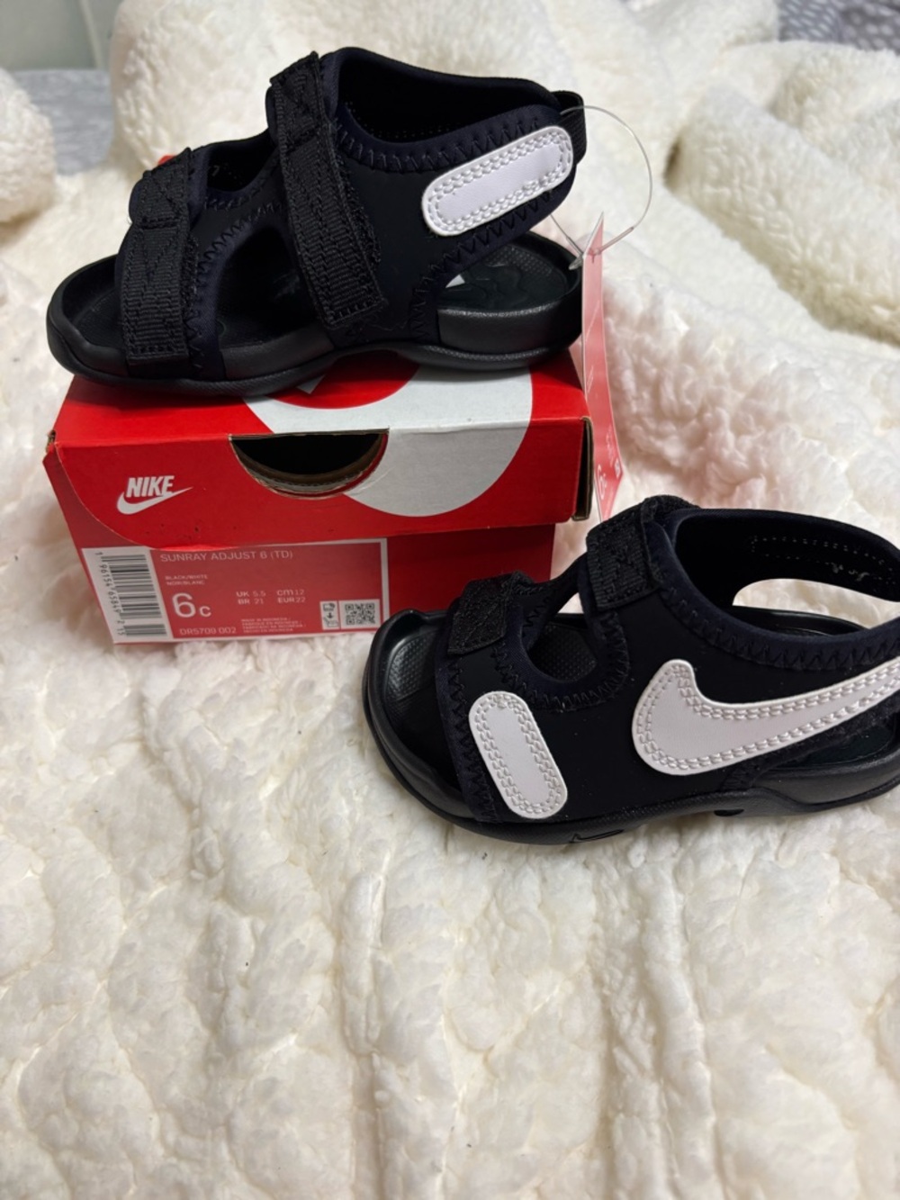 Nike Black and White Kids' Hook-and-Loop Sport Sandals